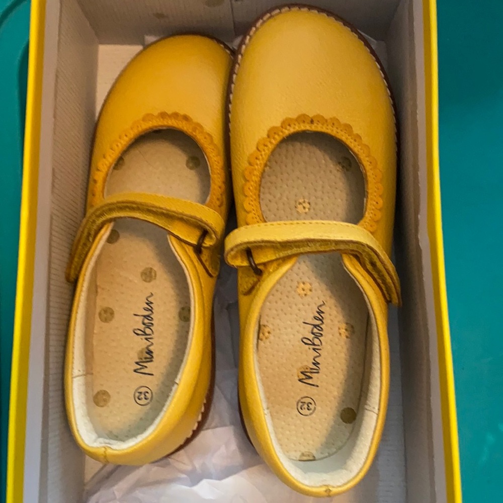 New in box Mini Boden Mary Janes